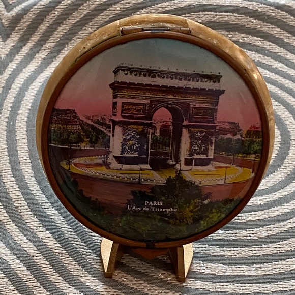 40’s Paris powder case - Picture 4 of 5